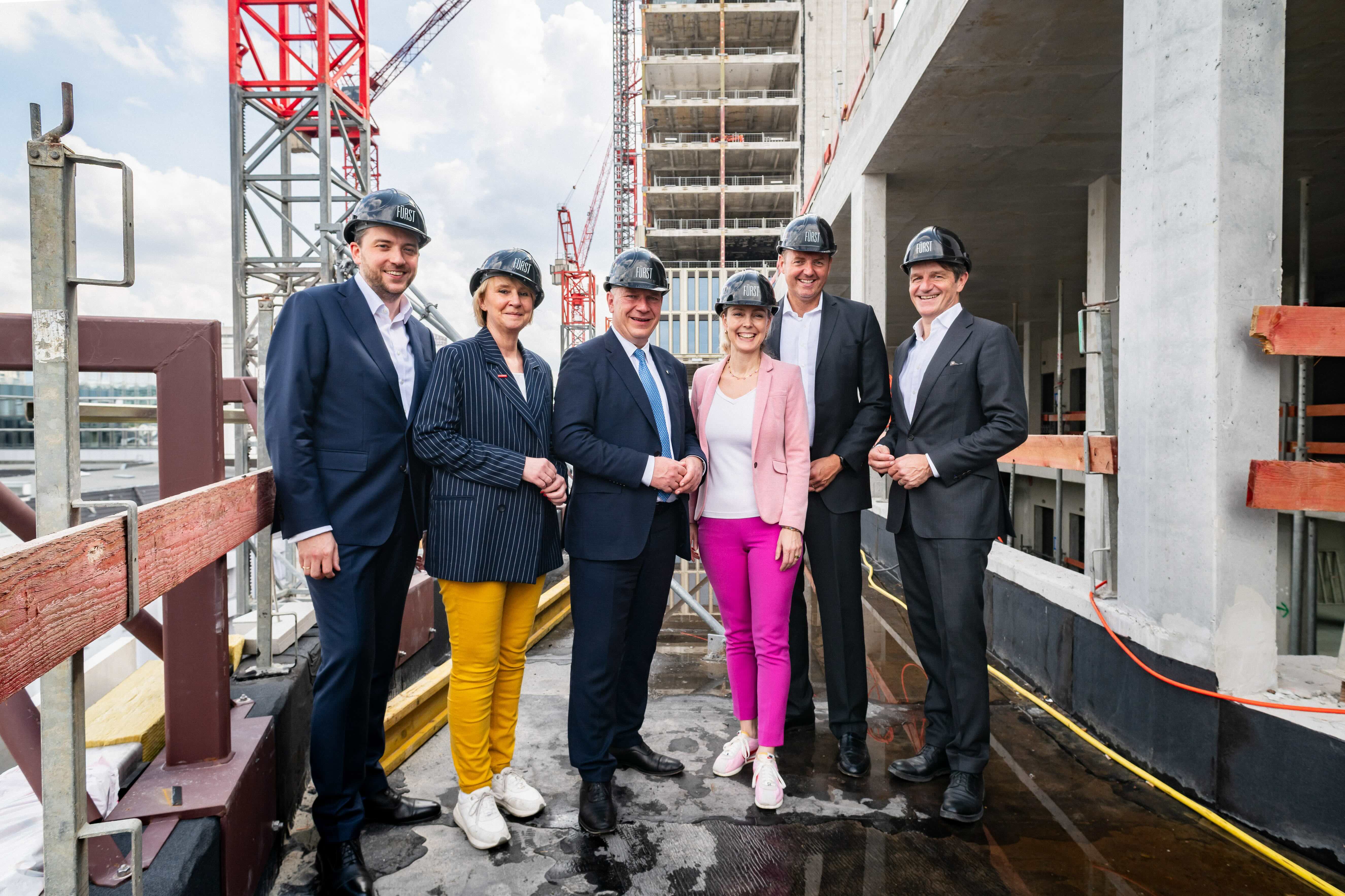 Kai Wegner besucht das neue Stadtquartier FÜRST Berlin